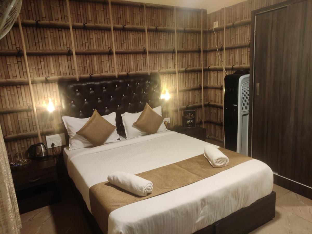 Misty Rain Estate Hotel มาดิเครี ภายนอก รูปภาพ
