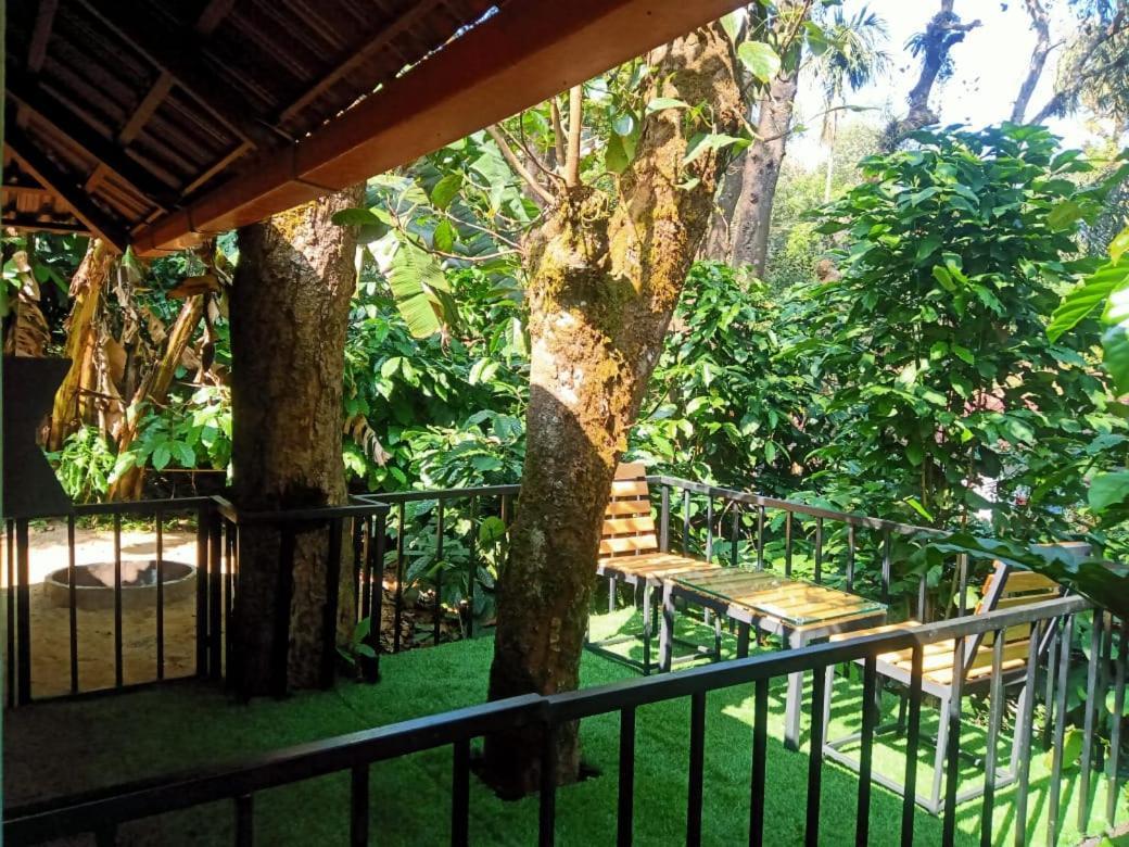 Misty Rain Estate Hotel มาดิเครี ภายนอก รูปภาพ