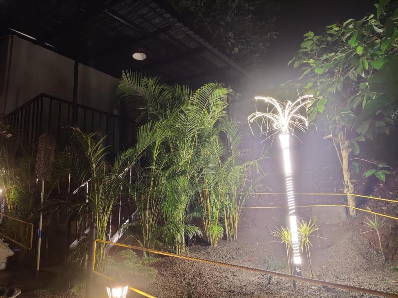 Misty Rain Estate Hotel มาดิเครี ภายนอก รูปภาพ