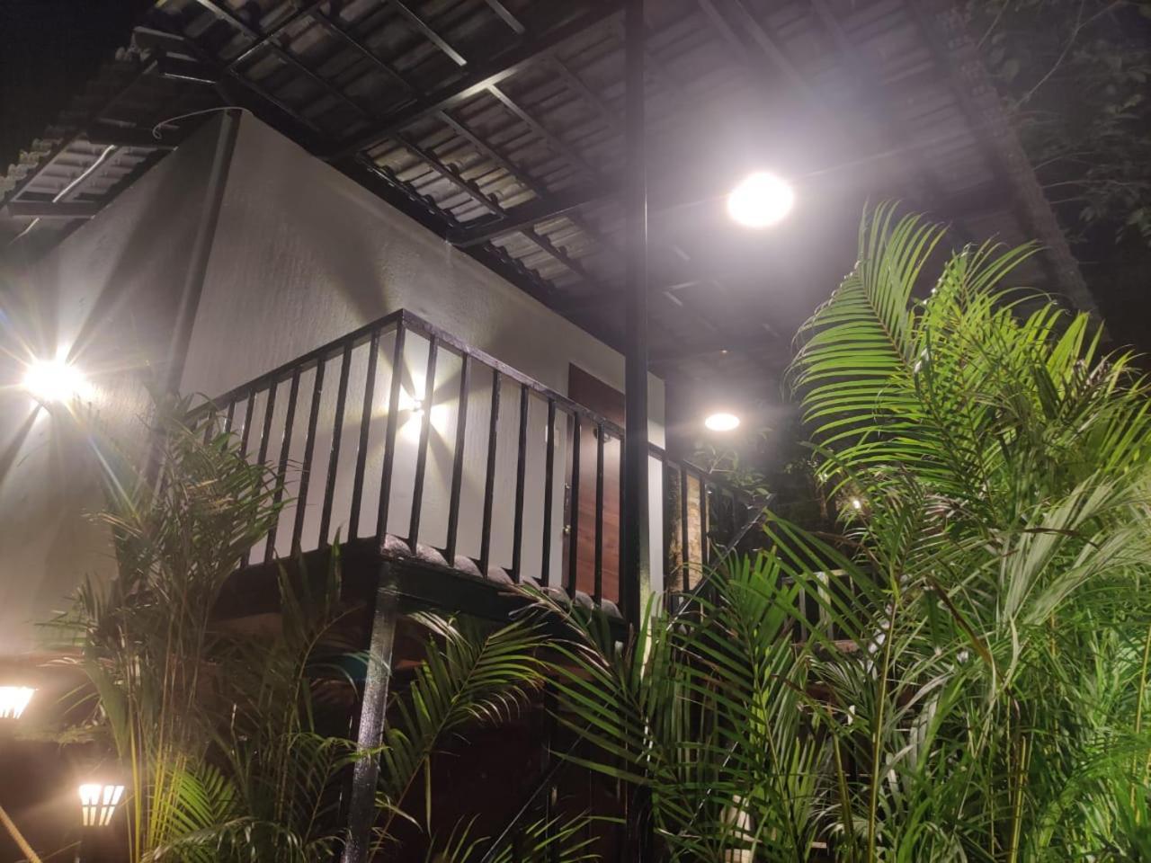 Misty Rain Estate Hotel มาดิเครี ภายนอก รูปภาพ
