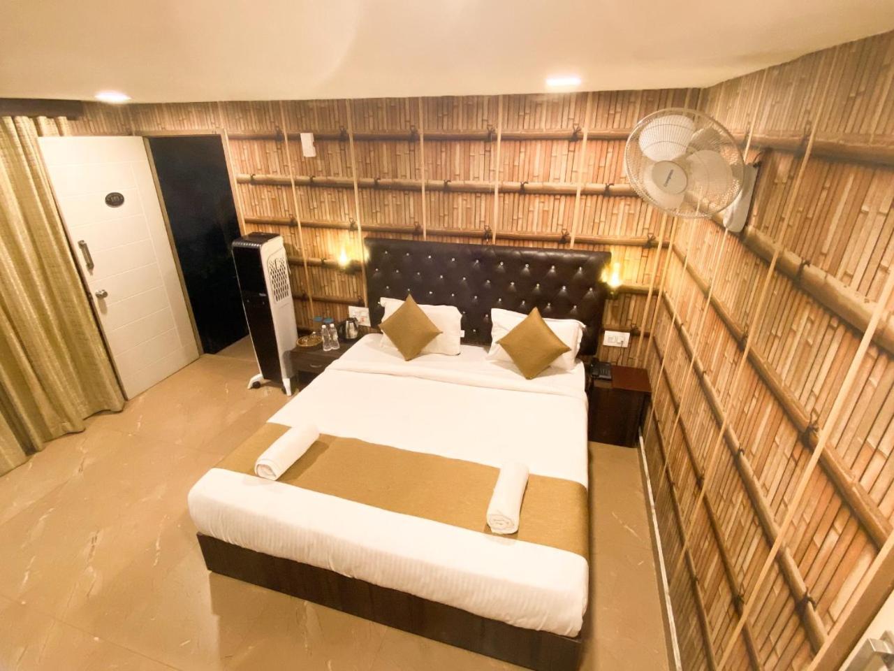 Misty Rain Estate Hotel มาดิเครี ภายนอก รูปภาพ